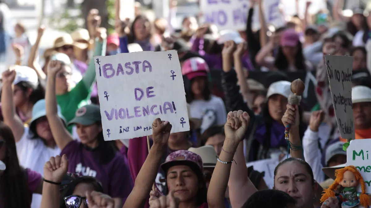 FOTO IVAN VENEGAS MARCHA MUJERES